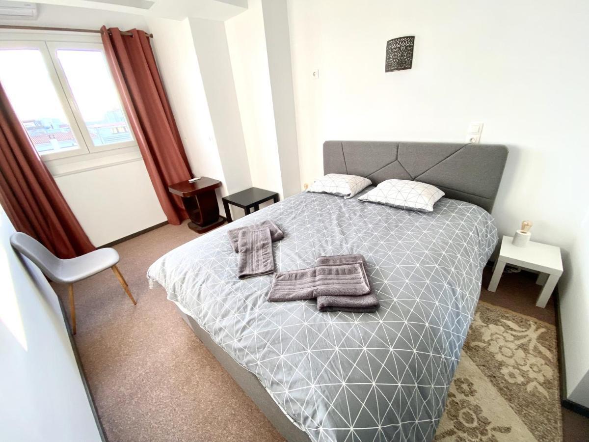 Classic 2 Bedroom Apartment Next To Metro - Marousi Athena Bagian luar foto